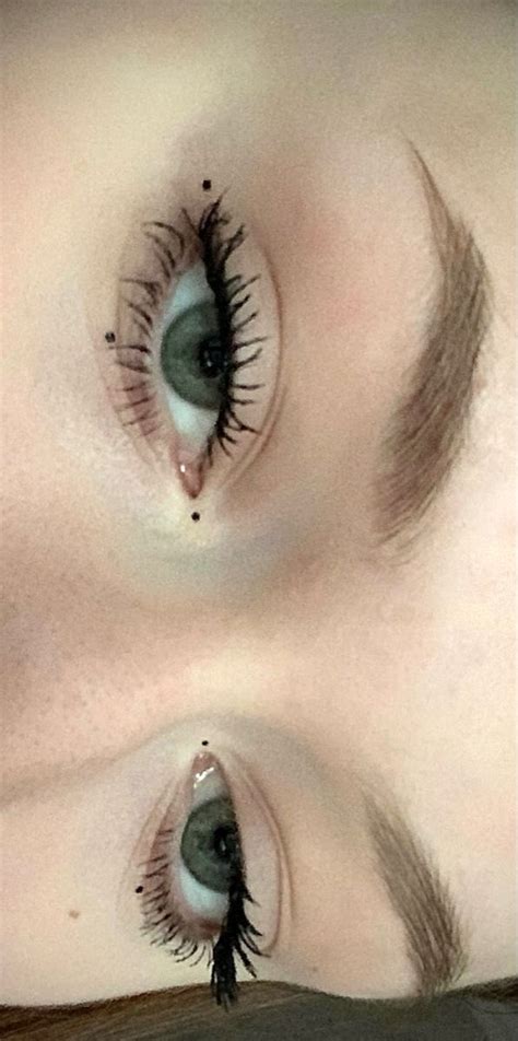 Идея макияжа с точками | Makeup eyeliner, Pinterest makeup, Edgy makeup
