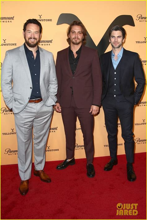Kevin Costner & 'Yellowstone' Cast Celebrate Season 2 Premiere - Watch ...
