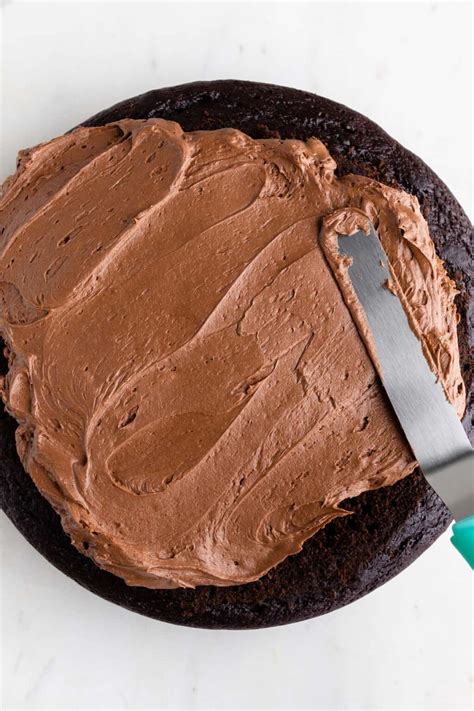 Vegan Chocolate Frosting (5 Ingredients)