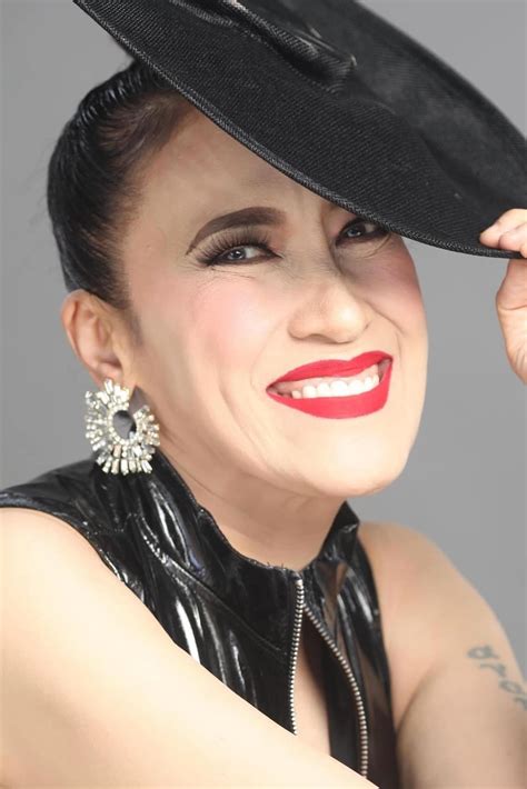 ai ai delas alas profile images