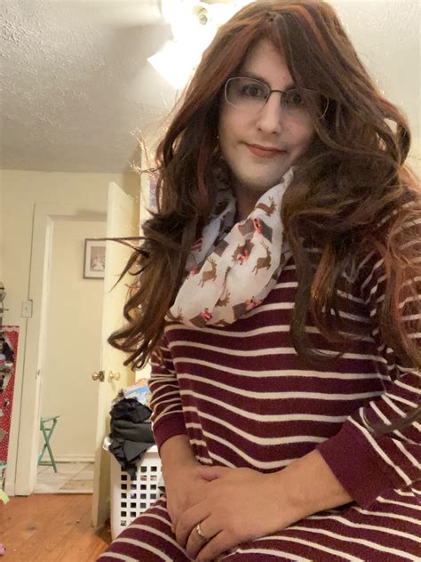 Christmas themed outfit! : r/crossdressing