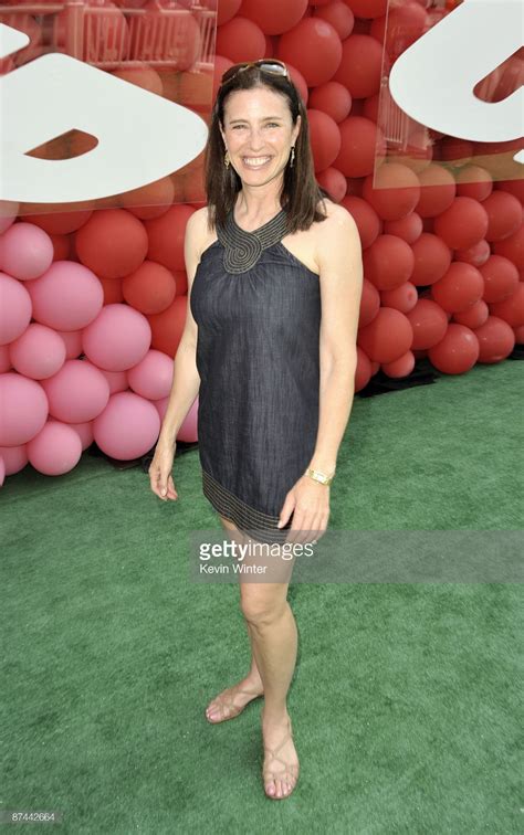 Mimi Rogers's feet