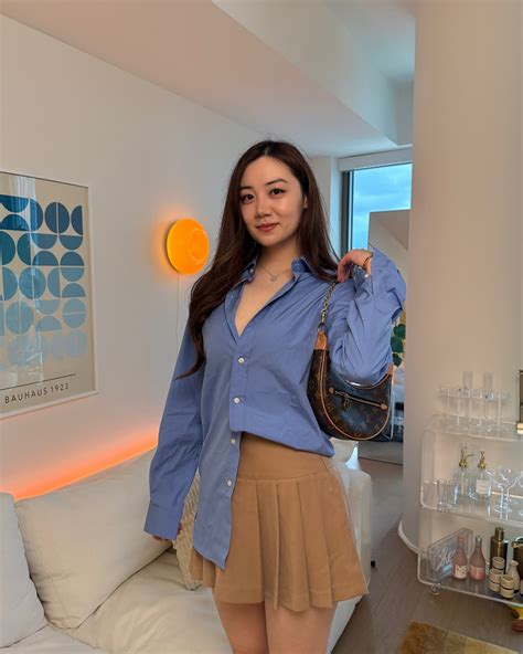 fanfan! | my whoriest whorefit of twitch con weekend! | Instagram