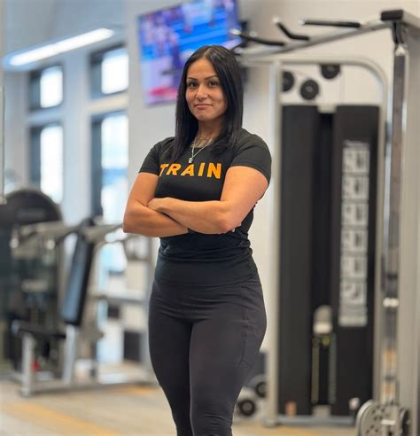 Meet Sabrina Perez | Personal Trainer & Nutrition Coach - SHOUTOUT COLORADO