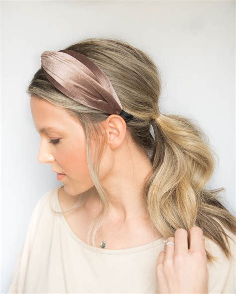 How To Wear A Headband Across Your Forehead at Sally Esterly blog