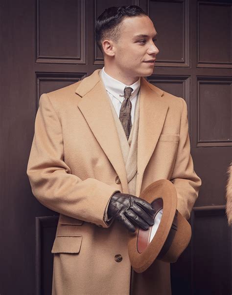 STYLE LESSONS FROM PEAKY BLINDERS | Peaky blinders suit, Peaky blinders ...