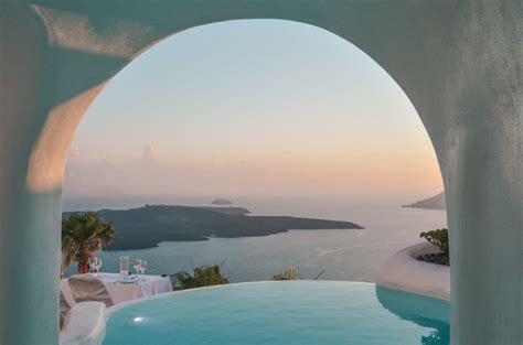 Santorini honeymoon - how to plan a once-in-a-lifetime holiday?