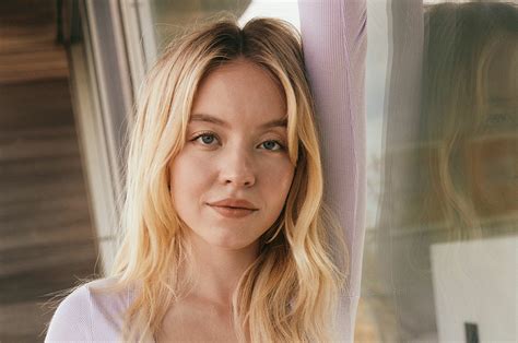 2560x1700 Resolution Actress Sydney Sweeney 2022 HD Chromebook Pixel
