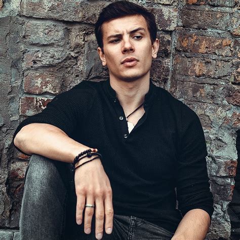 Юрий Николаенко (Песни на ТНТ) – личная жизнь и фильмы с участием ...