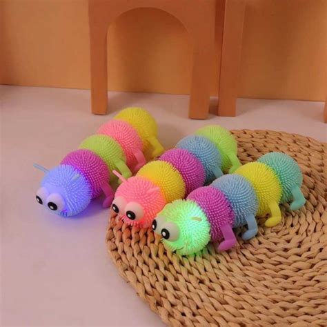 Brinquedo Centopeia - Brinquedo Infantil Centopéia Lagarta com Luz De Apertar E Esticar ...