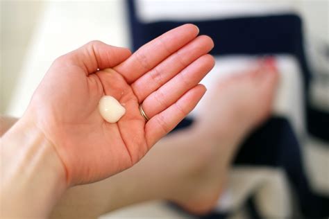 How to Treat Itchy Legs After Shaving | Itchy legs, Legs itching, After