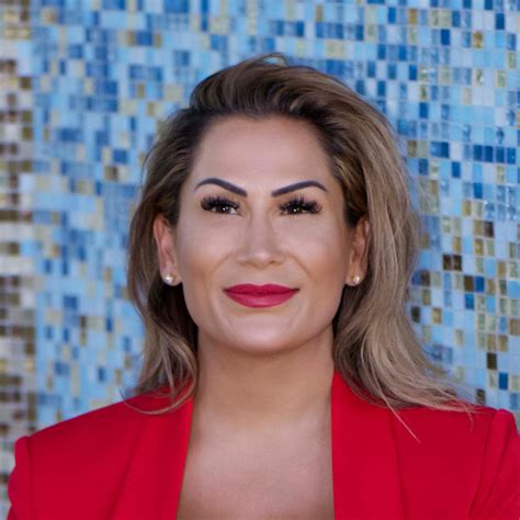 Kelly-Marie_People-page - Love That Design