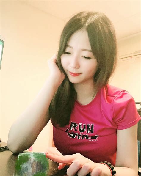 超甜美女業務「娜娜」笑容讓人融化 隱乳身材一脫就讓人驚喜 - Mgs美女番号网