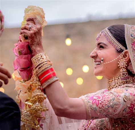 Anushka-Sharma-wedding-ring - ShaadiWish