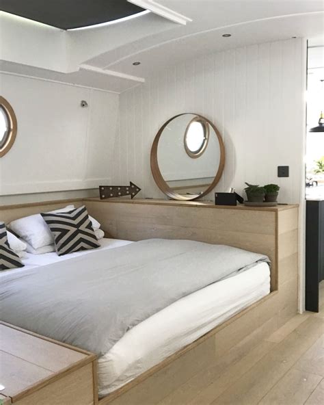 Pin by Karen Brown on Houseboat | Boat house interior, Boat bed ...