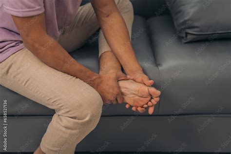 5 Strategies for Alleviating Neuropathic Foot Pain: Momentum Foot ...
