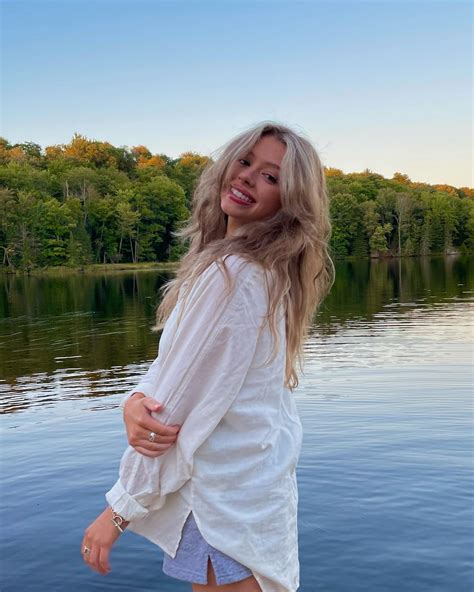 Abigail White ☆ (@abbyywhiite) • Instagram photos and videos