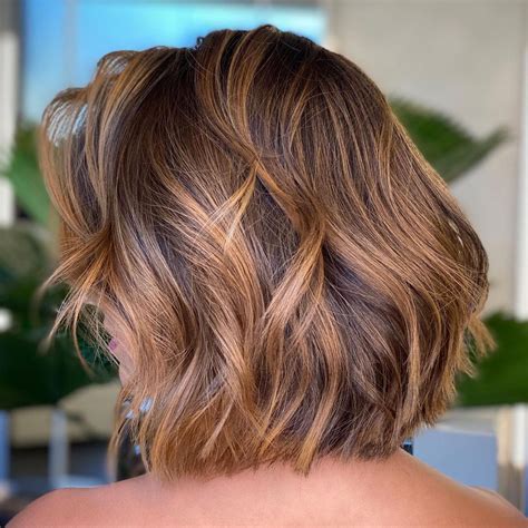 Cabelo Curto Iluminado Dourado - Cabelo curto iluminado: 60 fotos para você aderir à tendência | Cheveux ...