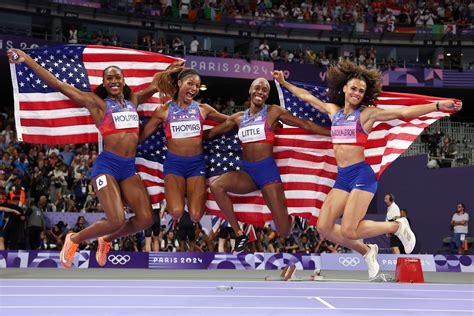 U.S. women coast to victory in 4×400 relay, wrapping up dominant