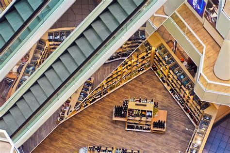 Cutting Through the Noise: How to Use Retail Audio Advertising to Reach
