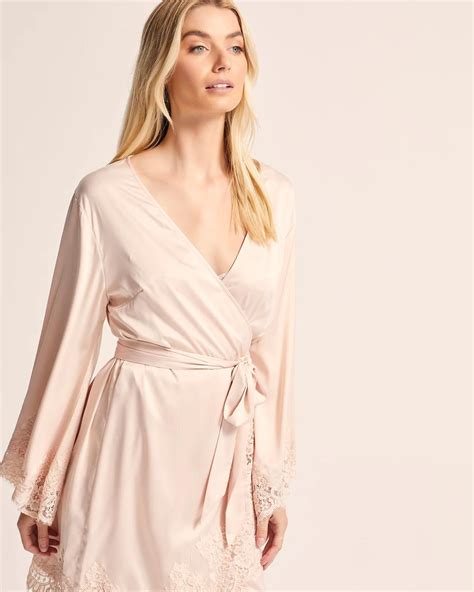 Blush Sian Robe – Gigi & Olive