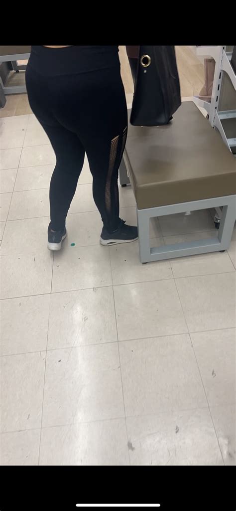 Big booty Latina bend over black leggings with VPL - Spandex, Leggings