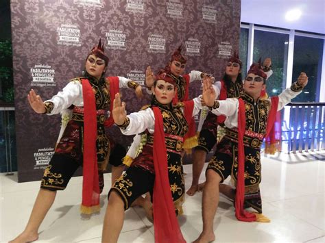Sanggar Tari Prastika Surabaya