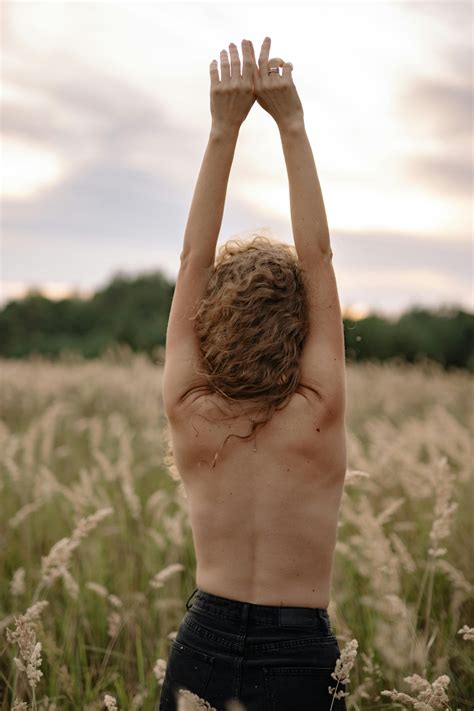 Bare Breasts Of Women Photos, Download The BEST Free Bare Breasts Of