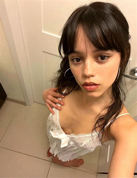Jenna Ortega [Wednesday] : r/geekboners