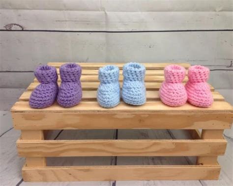 25 Easy Crochet Baby Booties for Beginners - Stitch11