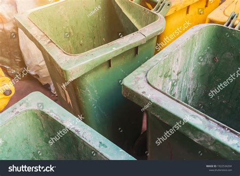 dirty bin clean bin images stock  vectors shutterstock