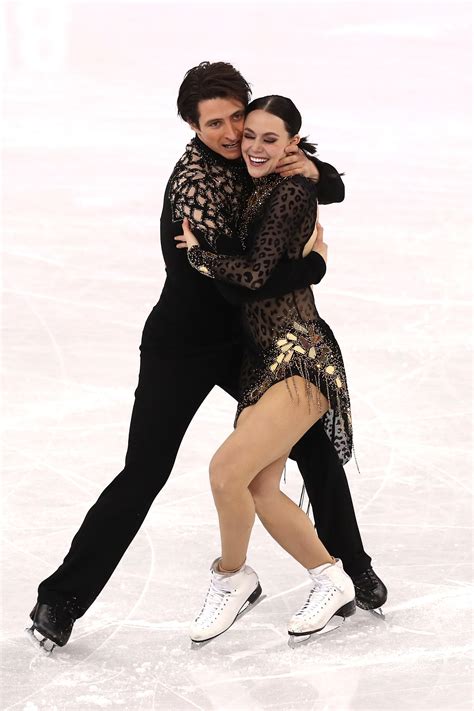 21 Photos Of Tessa Virtue And Scott Moir Figure Skating