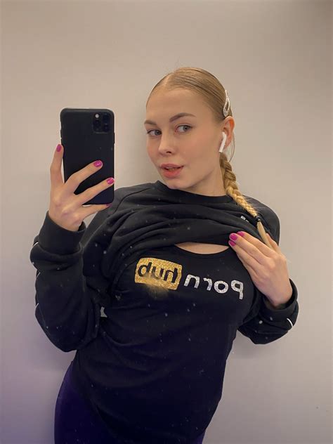 TW Pornstars - 1 pic. Mimi Cica 🌊🤍. Twitter. Dirty ️ mirror 🥴