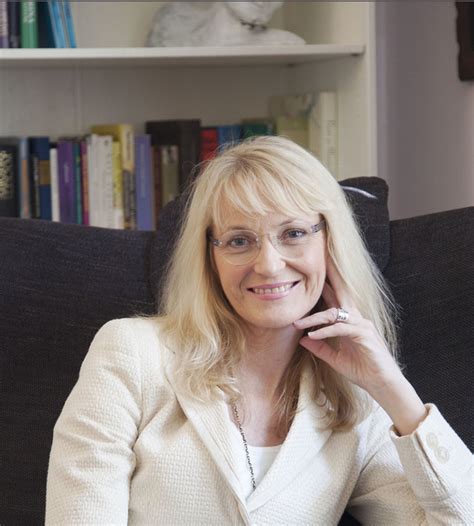 Aili von Schulman :: Psykoterapiapalvelut Salience Oy