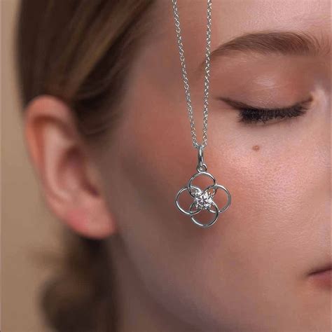 The Timeless Charm of Vintage Engagement Rings – Barkev's Inc.