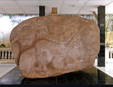 arca batu gajah karya seni pahat megalitikum  sumatera selatan