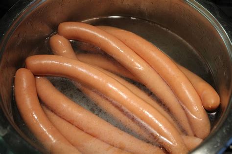 How To Cook Boiled Hot Dogs - Recipes.net