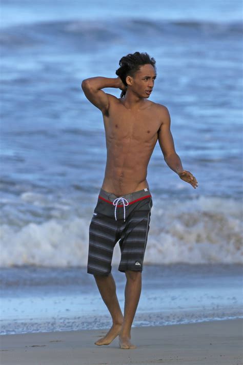 Jaden Smith Shows Off Six Pack Abs During Smiths Beach Holiday – Celeb