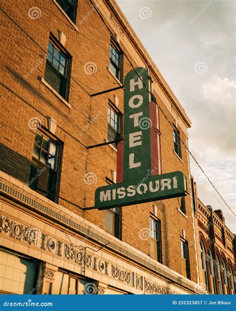 Behind the scenes at ky3 tv springfield missouri newsroom 17