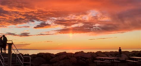 Ventura Beach Sunset : r/pics