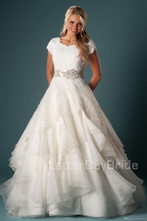 Vintage Lace Ball Gown Modest Wedding | Modest wedding dresses