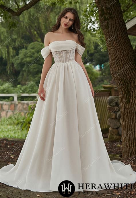 Modern Off-shoulder A-line Wedding Dress