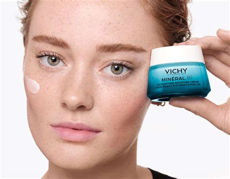 VICHY Mineral 89 Укрепление кожного барьера и увлажнение до 72 часов