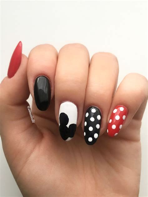 mickey mouse nail art design 7
