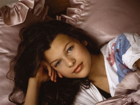 Обои на рабочий стол Милла Йовович / Milla Jovovich в детстве, обои для ...