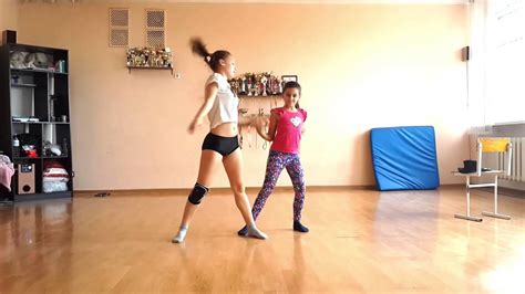 Карина и Лада - Паспорт в Париж) - YouTube