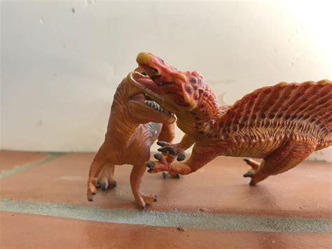 Carcharodontosaurus vs Spinosaurus bite by LagovulpesTheGentle on ...