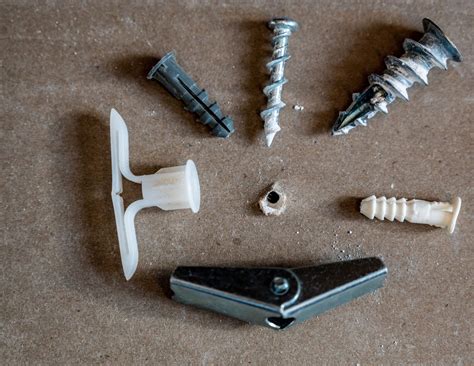 How to Remove Drywall Anchor