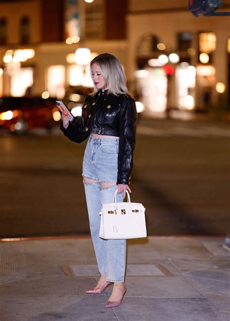 AMANDA FRANCES Out and About in Beverly Hills 12/18/2024 – HawtCelebs