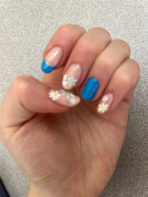 Blue Summer Nails Design With Flowers – Vibrant Guide